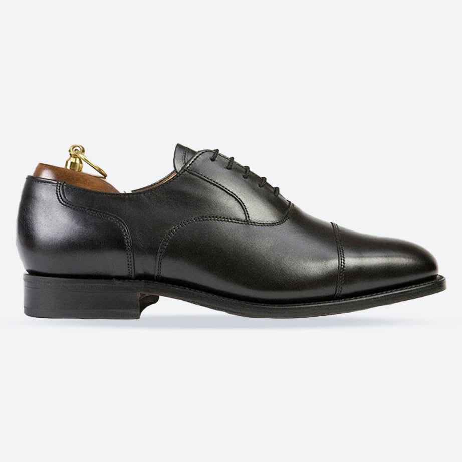 Mens Wide Fit Sanders Midhurst Shoes in Black - Image 1