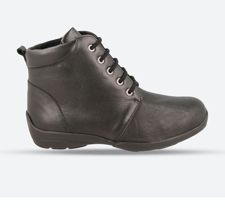 Womens Wide Fit DB Santa Boots in Burgundy - Image 1