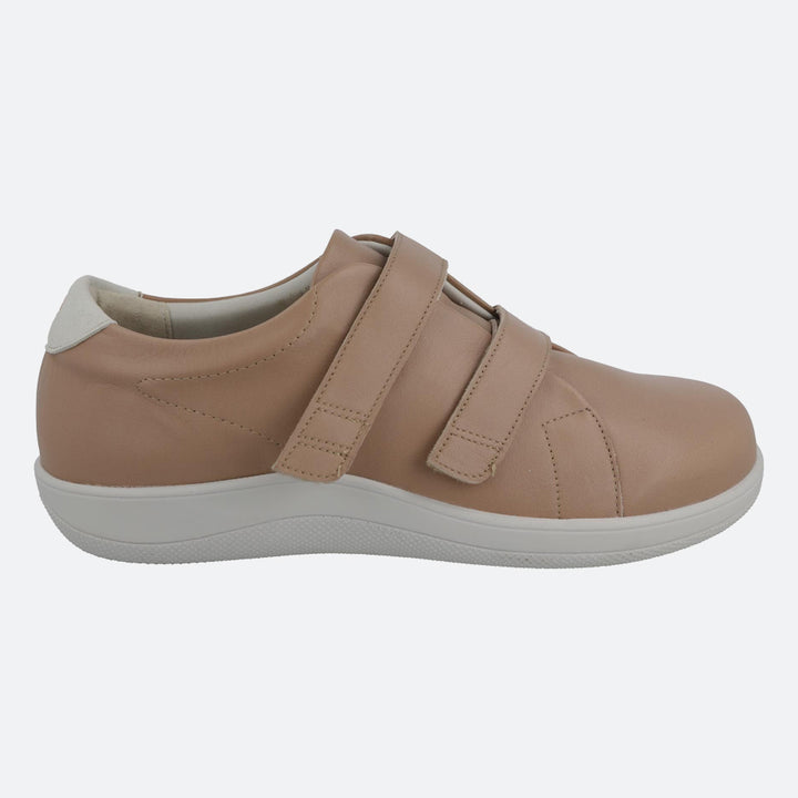 Women's Wide Fit DB Scott Shoes in Black - Image 1