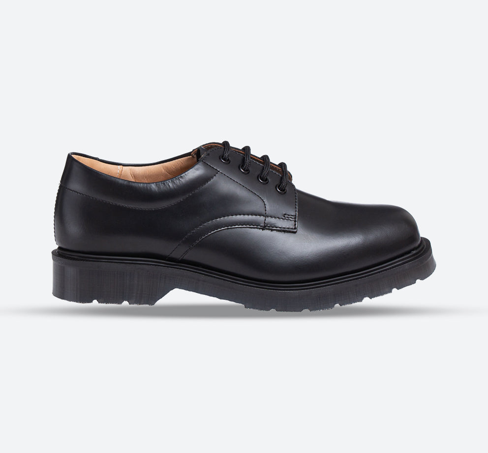 Mens Wide Fit Solovair 1562 Shoes in Black - Image 1
