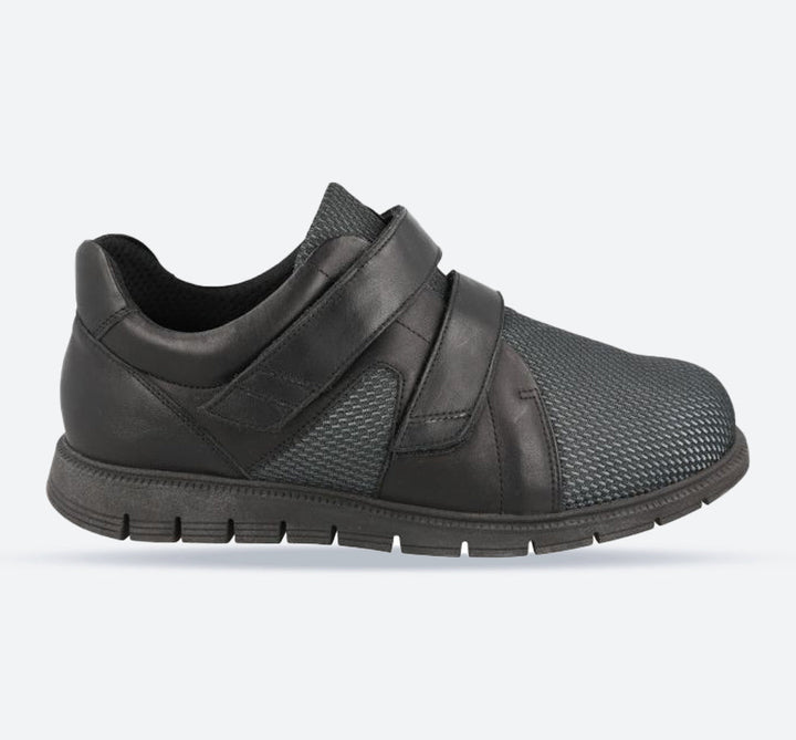 Men's Wide Fit DB Fraser Shoes in Black - Image 1