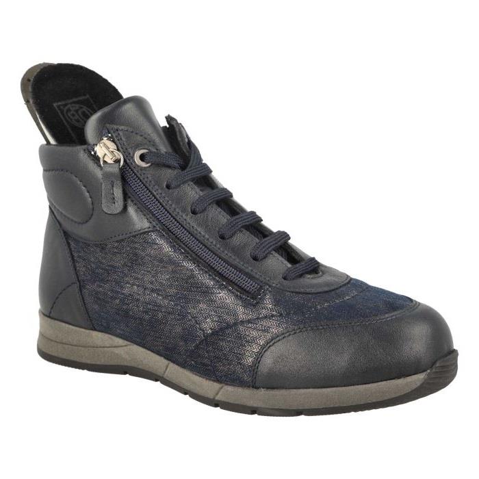 Women's Wide Fit DB Larkspur Boots in Black Leather / Stretch - Image 1