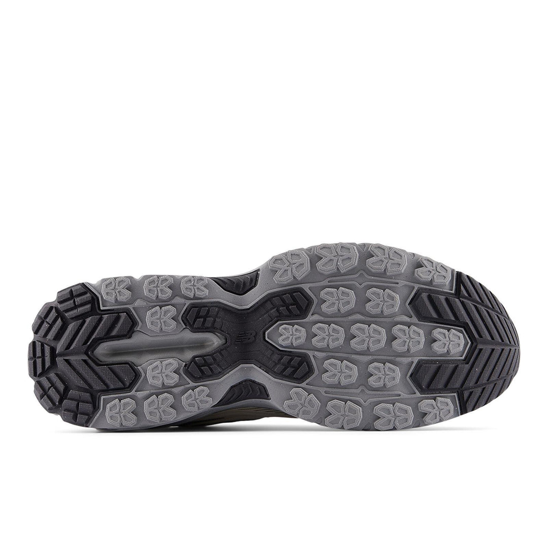 Mens Wide Fit New Balance M410 Fresh Foam Trainers in Black - Image 12