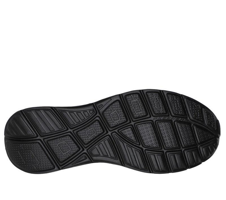 Men's Wide Fit Skechers 232515 Equalizer 5.0 Persistable Trainers in Black - Image 1