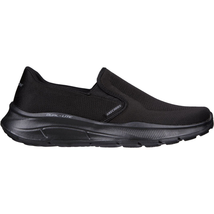 Men's Wide Fit Skechers 232516WW  Equalizer 5.0 Grand Legacy Trainers in Black - Image 1