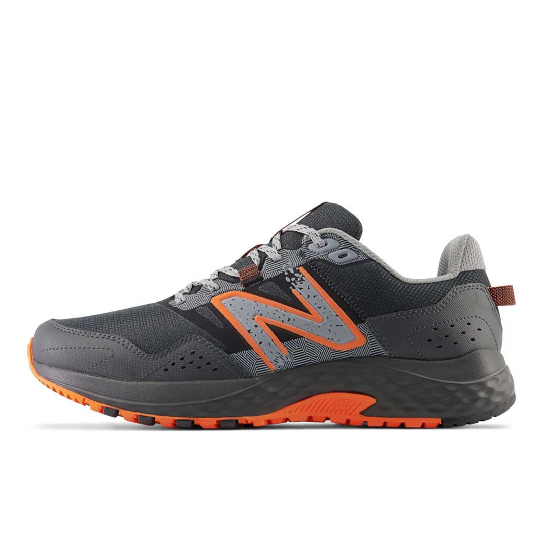 Men's Wide Fit New Balance MT410LO8 Trail Running Trainers in Grey/Orange - Image 5