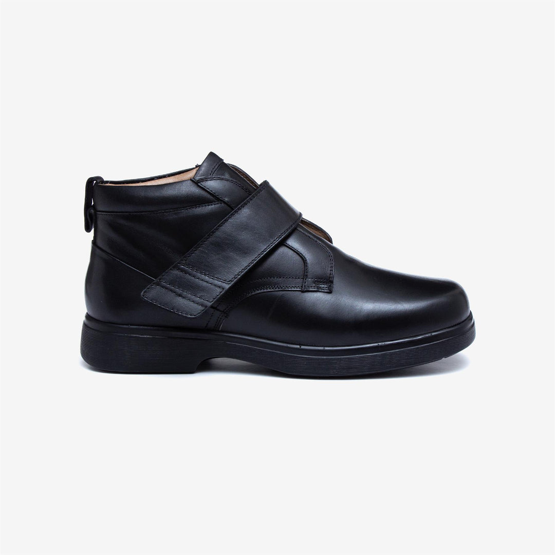 Mens Wide Fit Tredd Well Paxton Boots in Black - Image 2