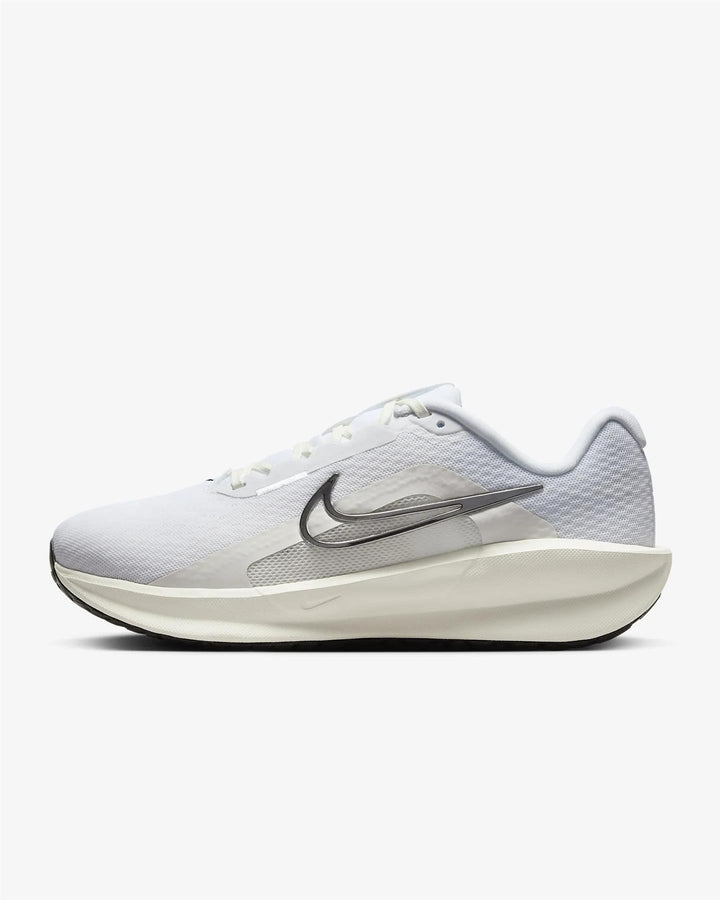 Women's Wide Fit Nike FZ3088-100 Downshifter 13 Trainers in White Plantinum/Tint - Image 1