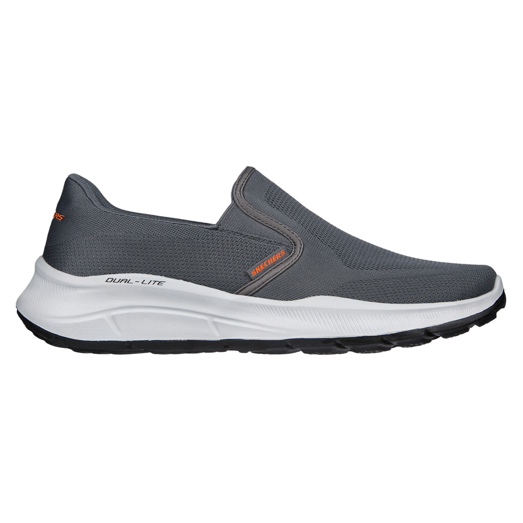 Men's Wide Fit Skechers 232516WW  Equalizer 5.0 Grand Legacy Trainers in Black - Image 8