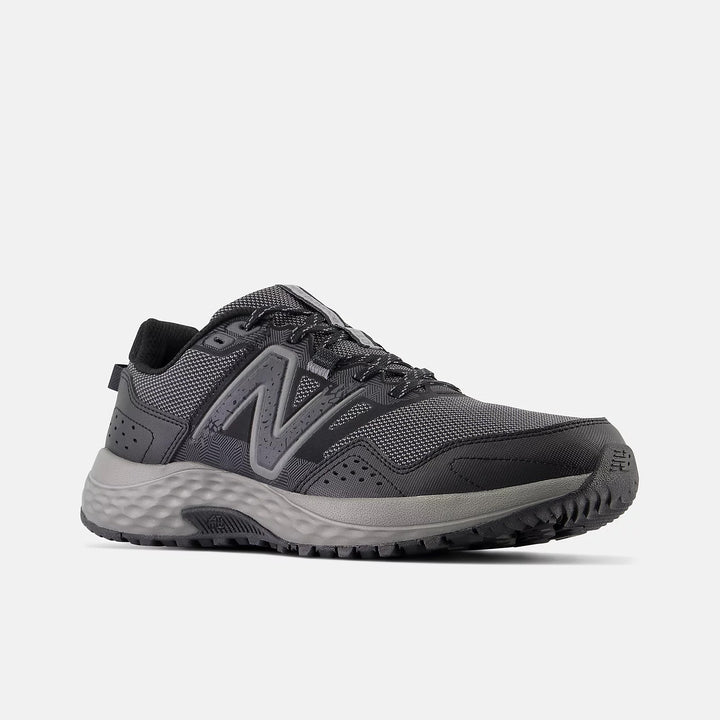 Men's Wide Fit New Balance MT410LB8 Trail Running Trainers in Black - Image 1
