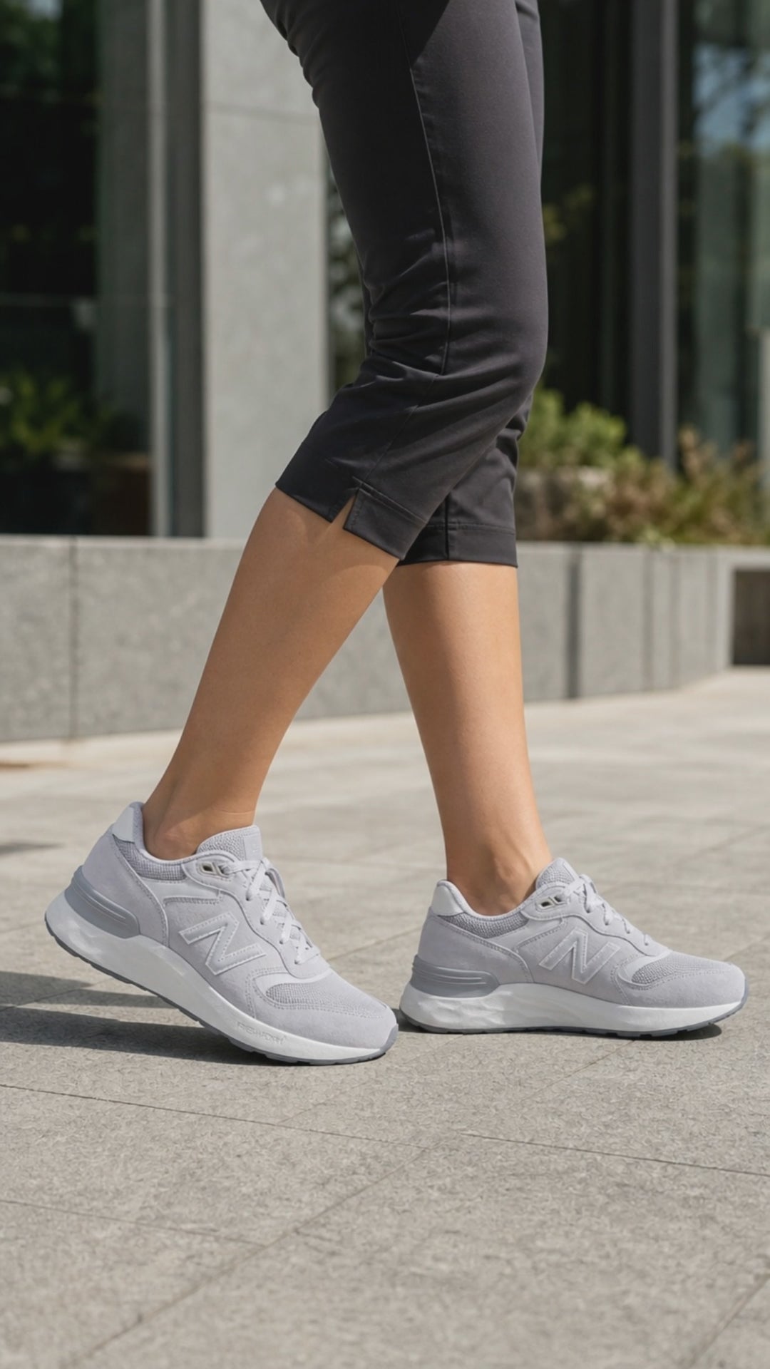 Women's Wide Fit New Balance WW880B Walking/Running Trainers - Fresh Foam in Black/White - Image 13