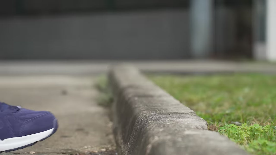 Women's Wide Fit New Balance MX608UN5 (New 624) Walking/Running Trainers - ABZORB