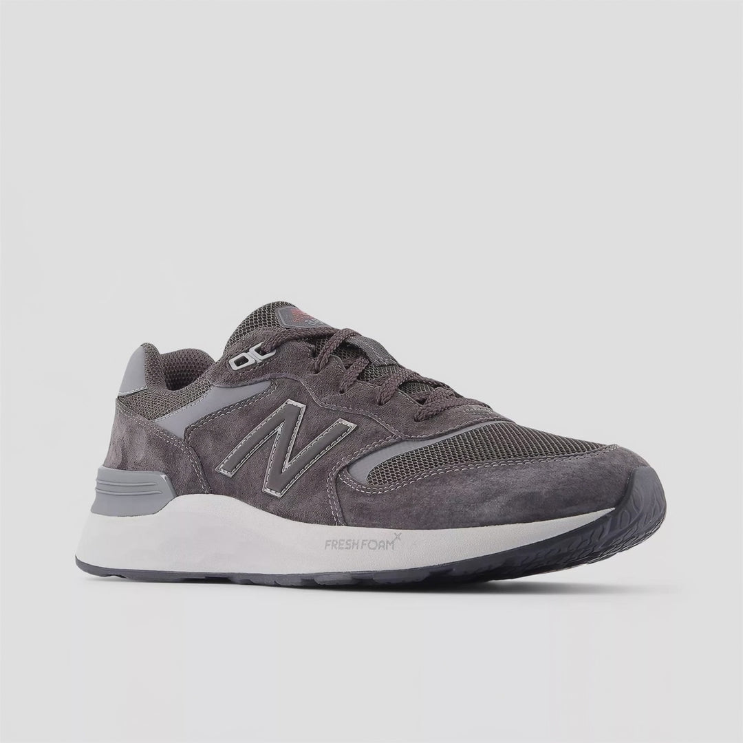 Men's Wide Fit New Balance MW880BC7 Walking/Running Trainers - Fresh Foam in Navy Blue - Image 3