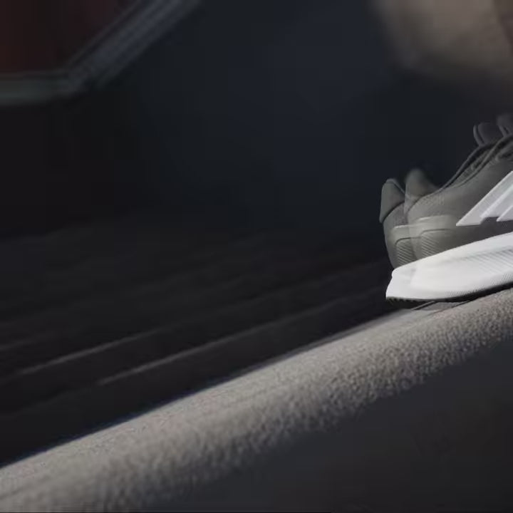 Men's Wide Fit Adidas Runfalcon 5 Walking/Running Trainers in Black/White - Image 4