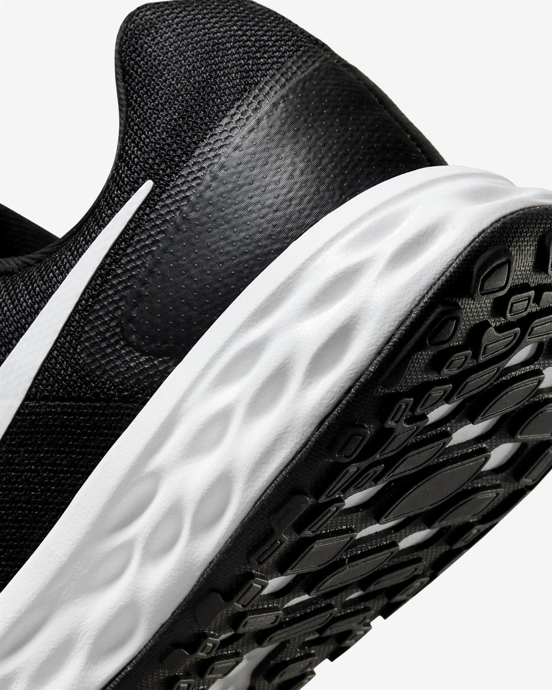 Men's Wide Fit Nike DD8475-003 Revolution 6 Running Trainers in Black/White - Image 6