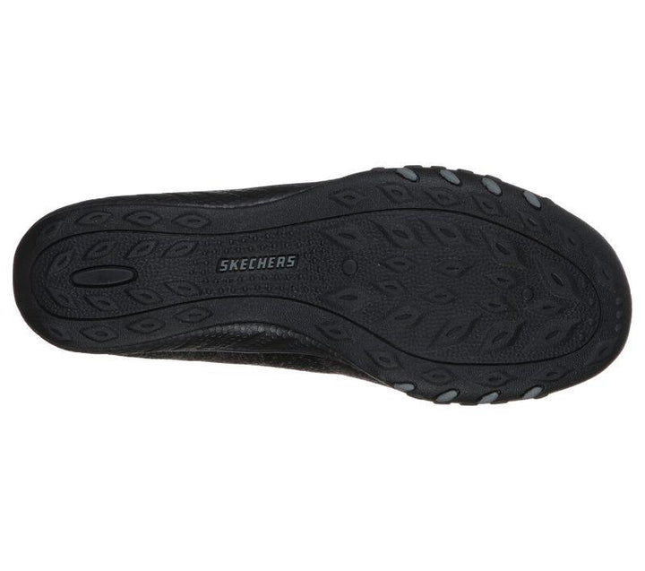 Women's Wide Fit Skechers 23855 Breathe Easy Opport Shoes in Black - Image 1
