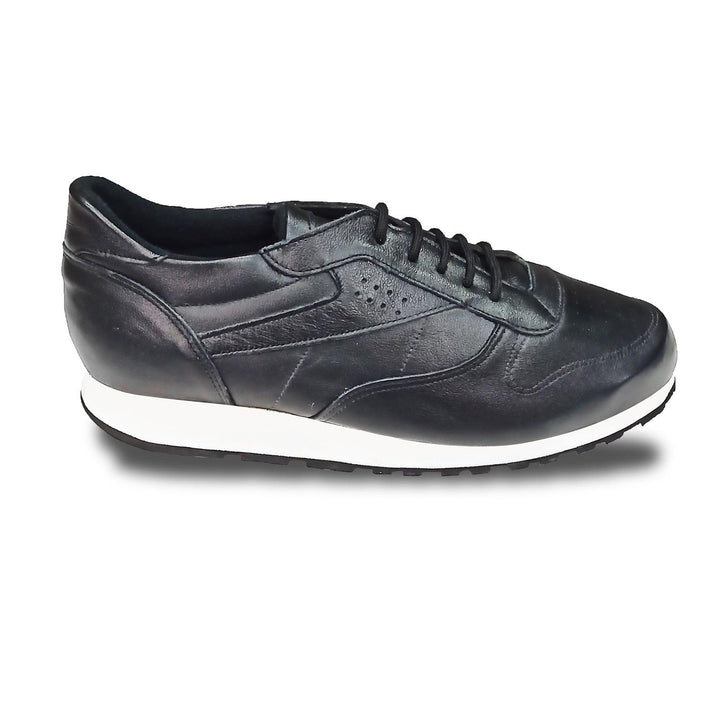 Mens Wide Fit Reed Daly Trainers in Black - Image 1