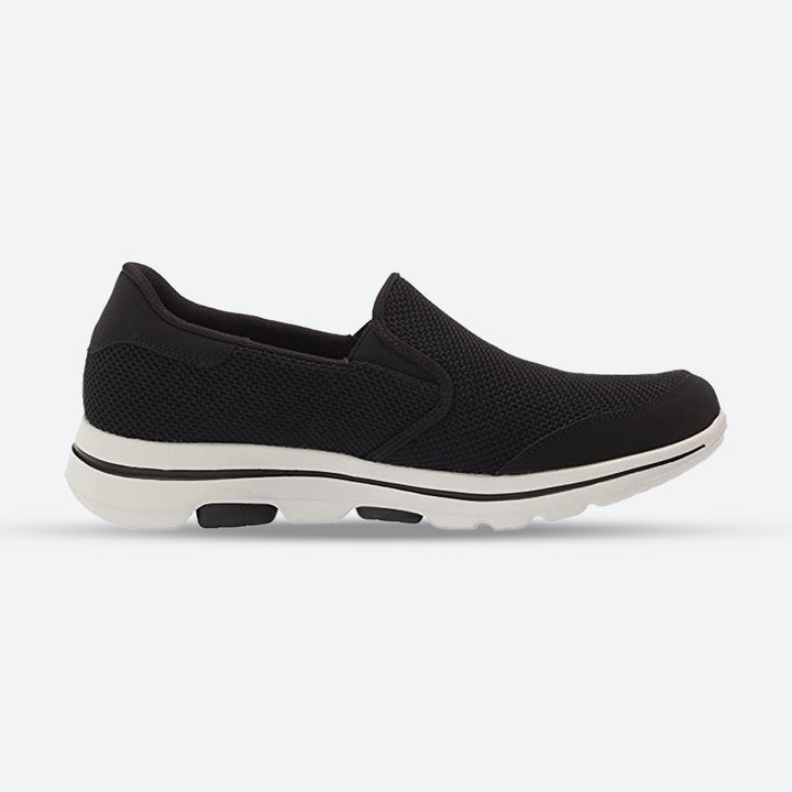 Mens Wide Fit Skechers Go Walk 5 Apprize 55510 Walking Trainers in Black/White - Image 1