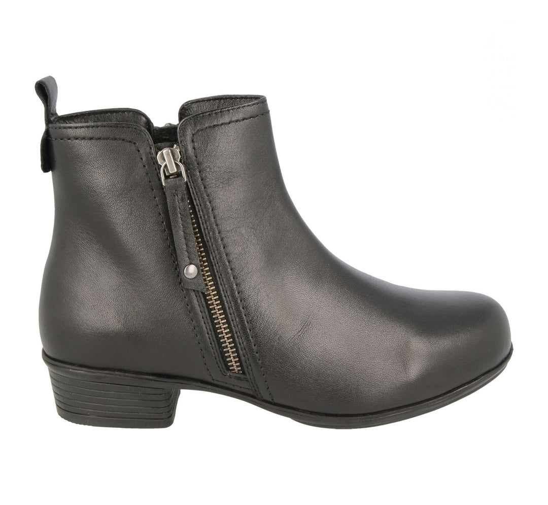Womens Wide Fit DB Seville Boots in Black - Image 2