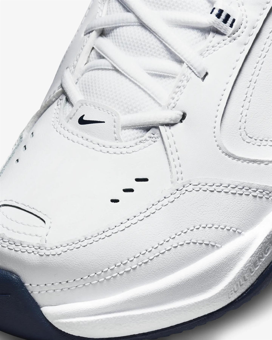 Men's Wide Fit Nike 416355-102 Air Monarch Iv Trainers in White/Metalic Silver - Image 5