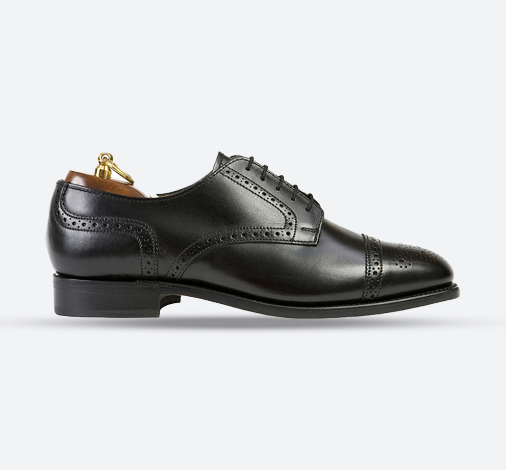 Mens Wide Fit Sanders Guildford Formal Shoes in Black - Image 1