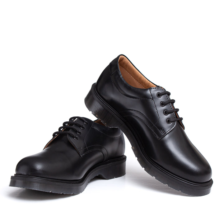 Mens Wide Fit Solovair 1562 Shoes in Black - Image 1