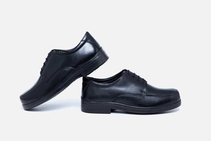 Mens Wide Fit Tredd Well Alex Lace Up Shoes in Black - Image 1