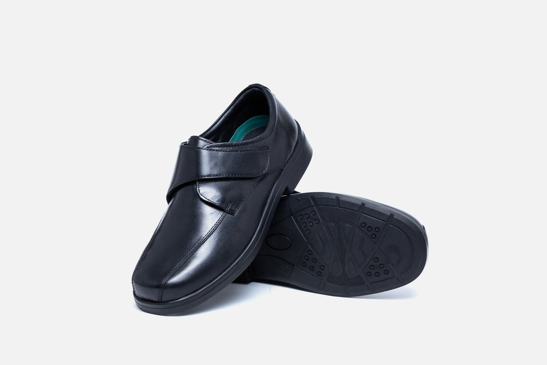 Mens Wide Fit Tredd Well Peter Velcro Shoes in Black - Image 7