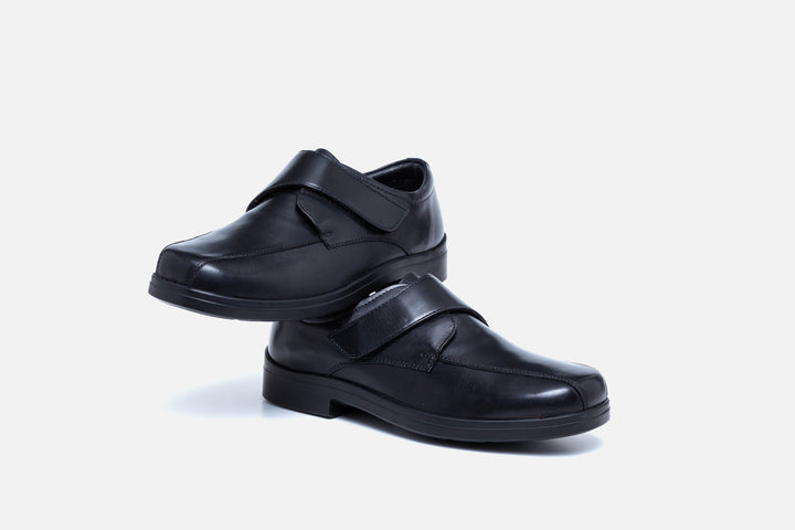 Mens Wide Fit Tredd Well Peter Velcro Shoes in Black - Image 1