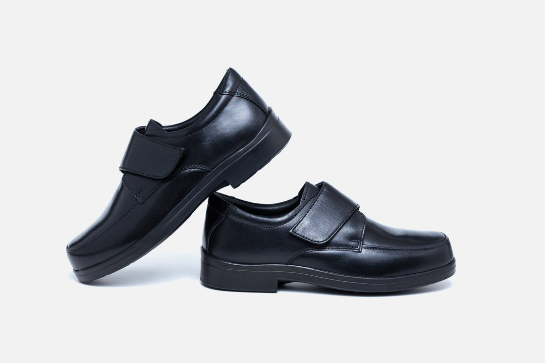 Mens Wide Fit Tredd Well David Velcro Shoes in Black - Image 8