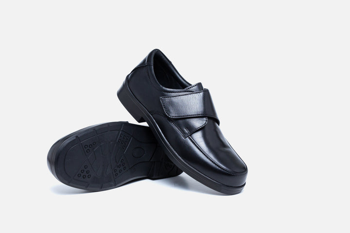 Mens Wide Fit Tredd Well David Velcro Shoes in Black - Image 1