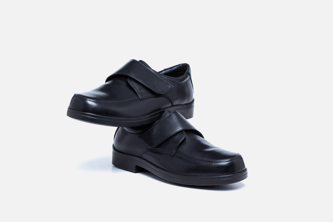Mens Wide Fit Tredd Well David Velcro Shoes in Black - Image 10