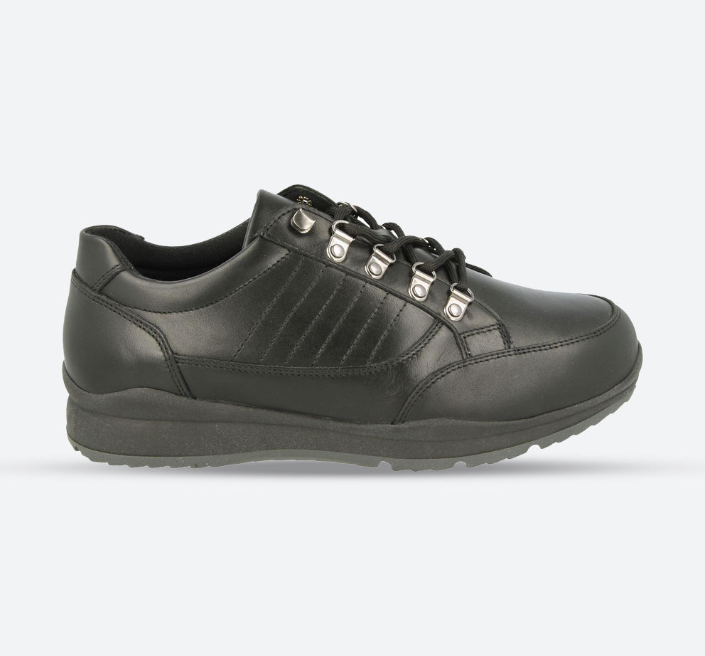 Mens Wide Fit DB Sharnbrook Shoes in Brown Leather - Image 1