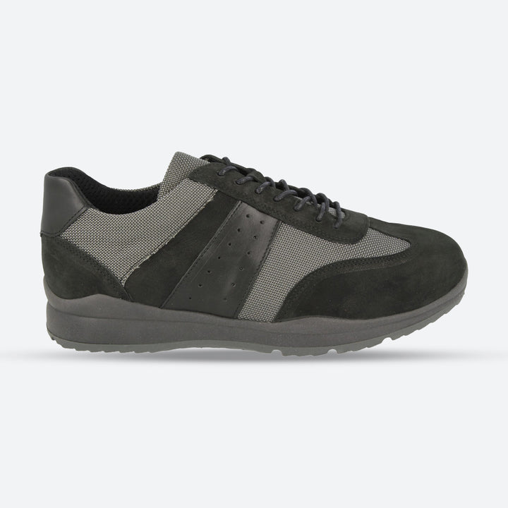 Mens Wide Fit DB Wakefield Shoes in Black - Image 1