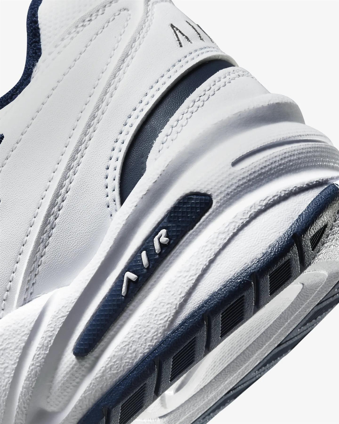 Women's Wide Fit Nike 416355-102 Air Monarch Iv Trainers in White/Metalic Silver - Image 5