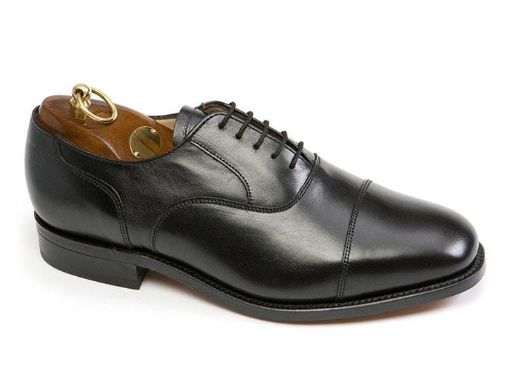 Mens Wide Fit Sanders Midhurst Shoes in Black - Image 1