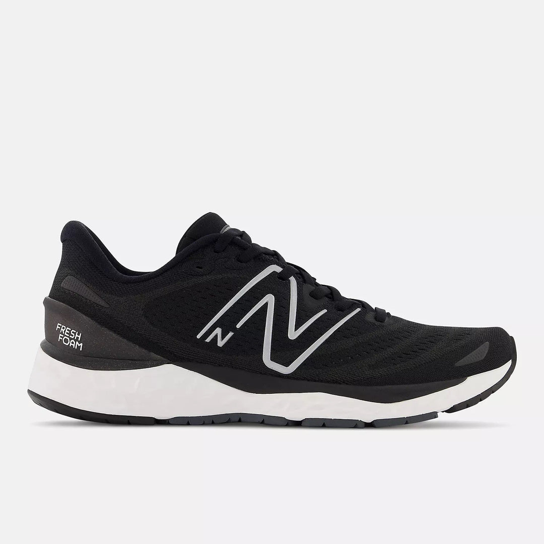 Men's Wide Fit New Balance MSOLVBW4 Running/Walking Trainers - Black/White in Black/White - Image 4